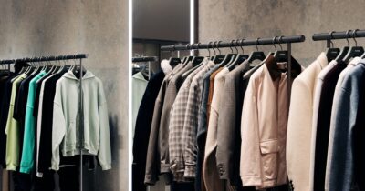 アパレル店舗のラックに並ぶ服